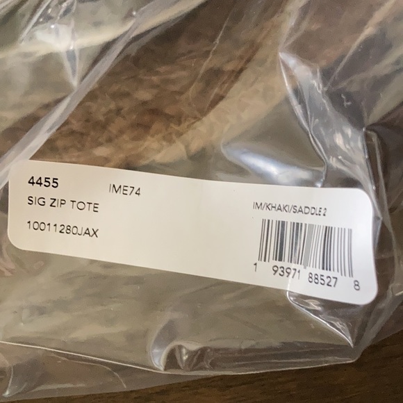 Coach Zip Top Tote Signature Canvas - Picture 5 of 7